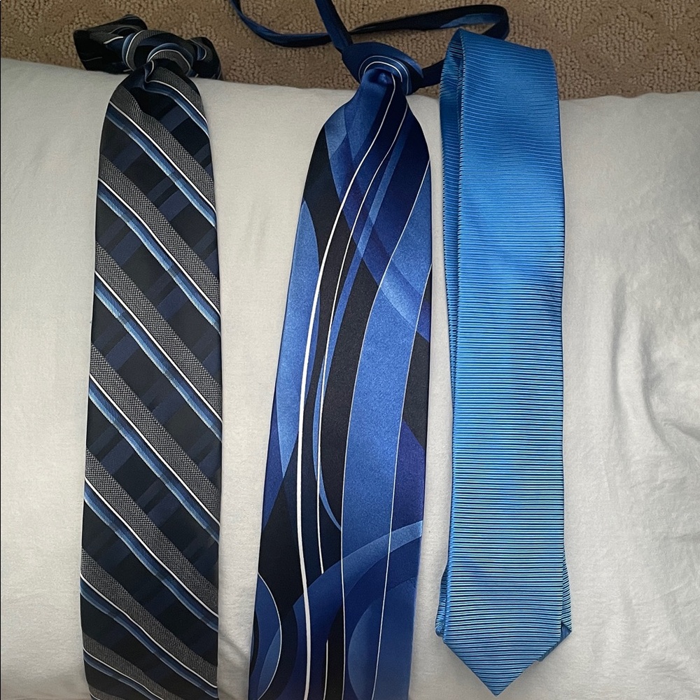 Navy and Blue Striped Men’s Tie Set